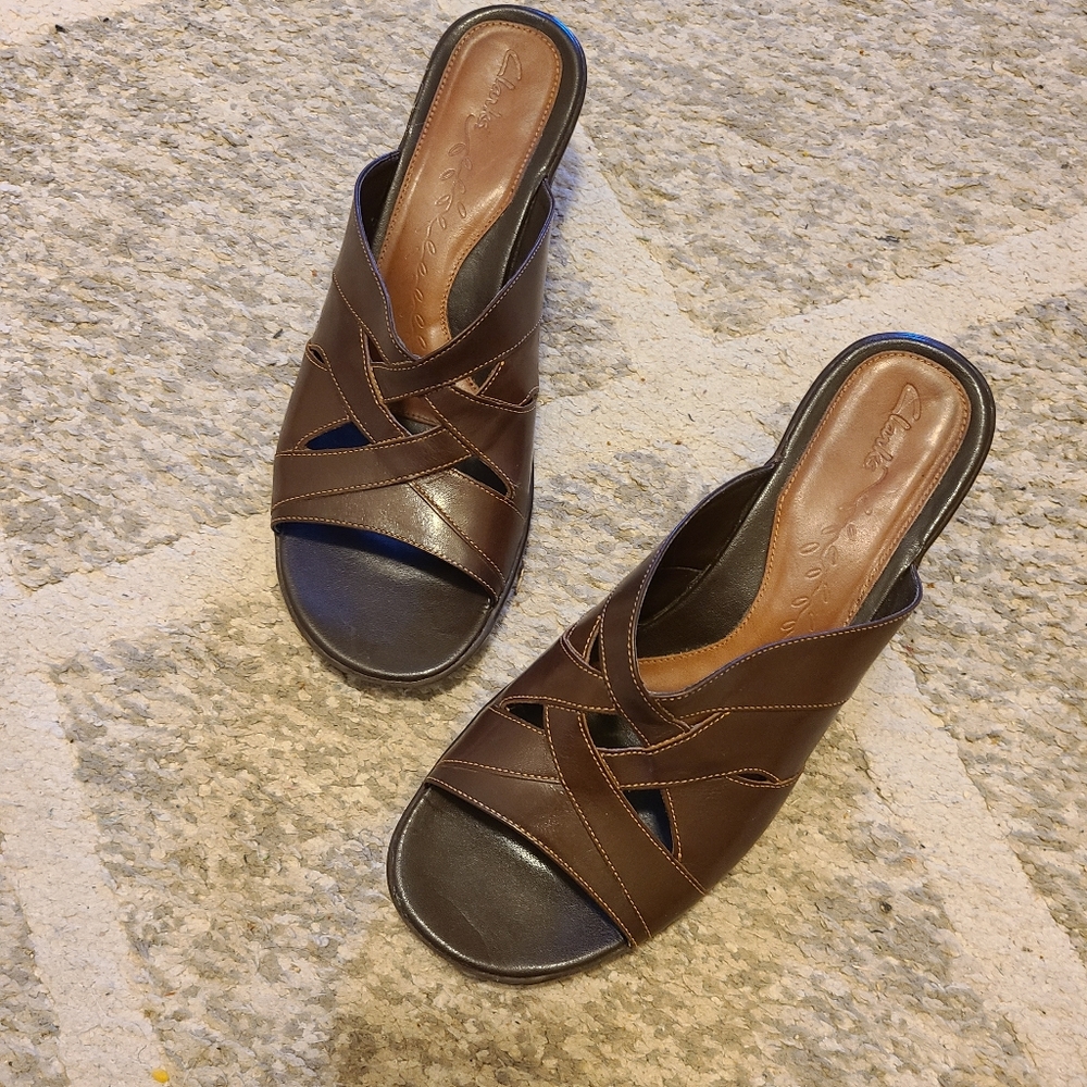 Size 9 brown Clarks Sandals